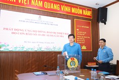 Cơ quan Công đoàn Xây dựng Việt Nam ủng hộ đồng bào bị thiệt hại do cơn bão số 10