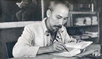 Kỷ niệm 135 năm Ngày sinh của Chủ tịch Hồ Chí Minh (19/5/1890 - 19/5/2025): Hình ảnh Bác Hồ luôn hiện diện trong tim mỗi người