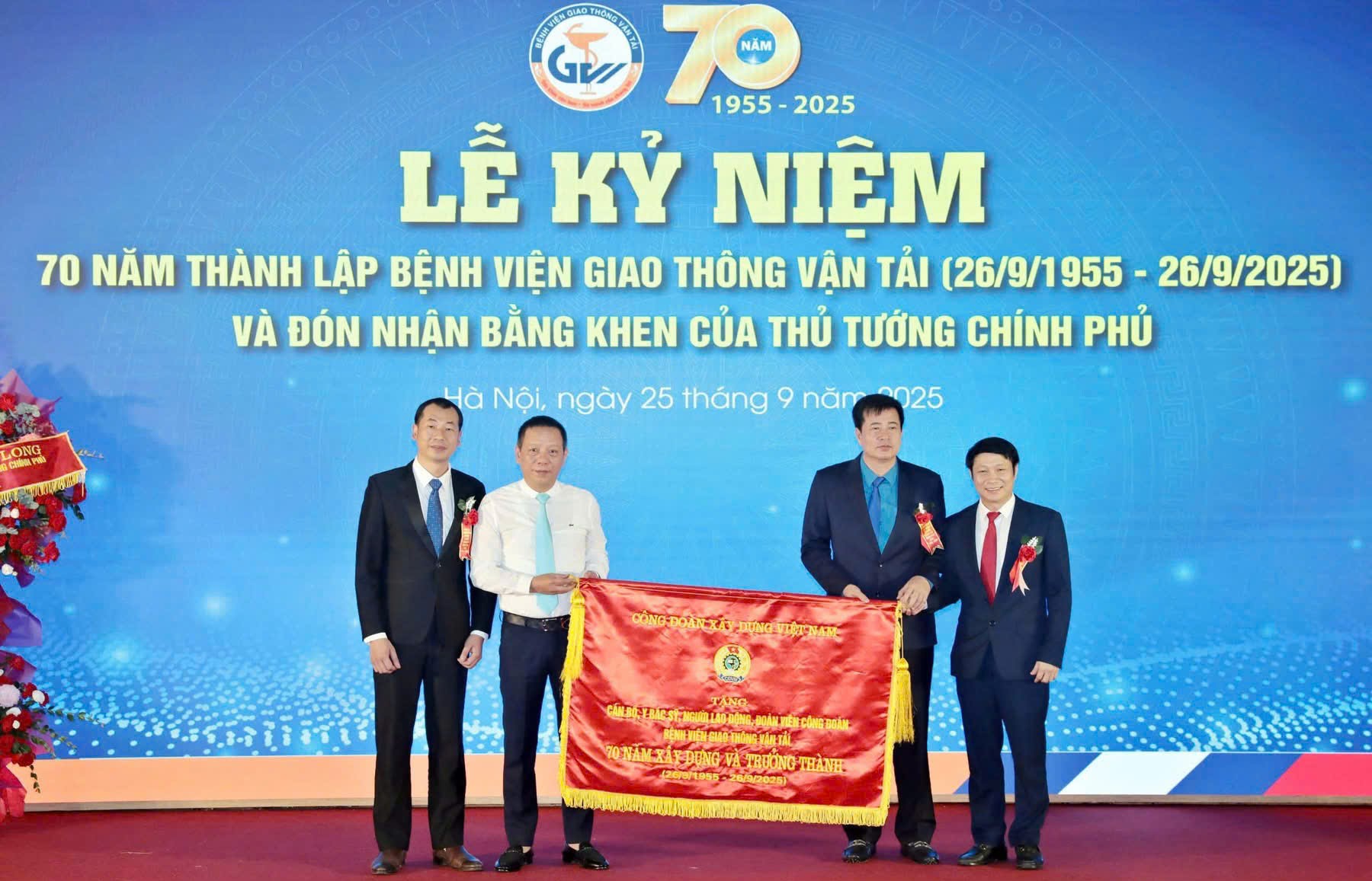 Bệnh viện Giao thông vận tải đón nhận Bằng khen của Thủ tướng Chính phủ- Ảnh 3.