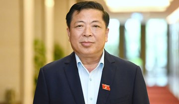 Bộ trưởng Bộ Xây dựng Trần Hồng Minh tái đắc cử Ủy viên Trung ương Đảng khóa XIV