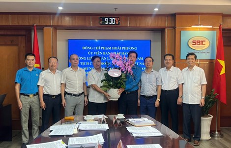 Công đoàn Xây dựng Việt Nam thăm, chúc mừng các doanh nghiệp nhân Ngày Doanh nhân Việt Nam 13/10