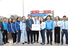 Chủ tịch Công đoàn Xây dựng Việt Nam Phạm Hoài Phương thăm, chúc Tết đoàn viên, người lao động thuộc Tổng công ty Đầu tư phát triển đường cao tốc Việt Nam