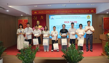 Công đoàn Tổng Công ty Đầu tư phát triển hạ tầng đô thị tuyên dương con cán bộ, người lao động đạt thành tích cao trong học tập